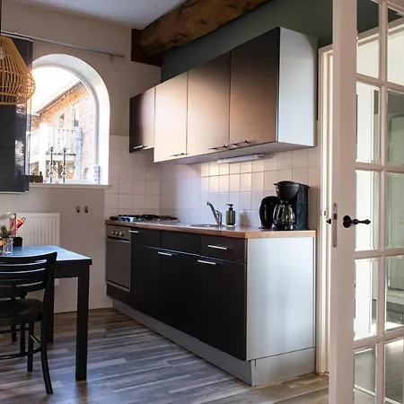 Hoeve De Binnenplaets - Appartementen - Glamping - Familieverblijf Camping Schimmert