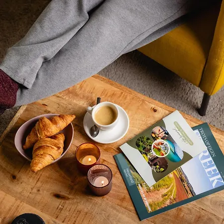 Hoeve De Binnenplaets - Appartementen - Glamping - Familieverblijf Camping Schimmert