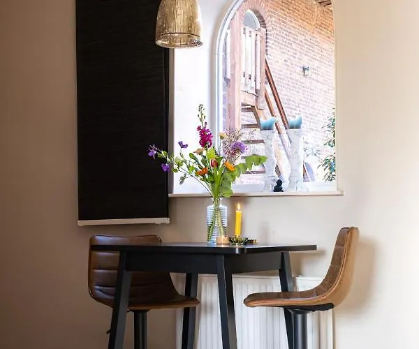 Hoeve De Binnenplaets - Appartementen - Glamping - Familieverblijf Camping Schimmert